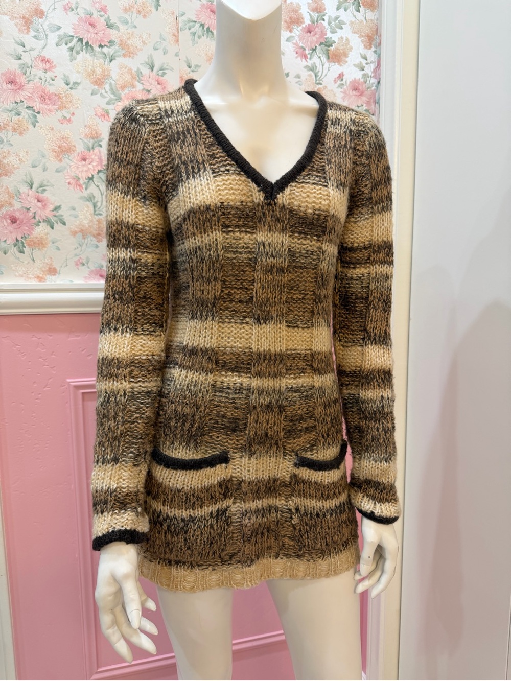 Y2K Women’s V-Neck Striped Knit Sweater — Brown/Cream